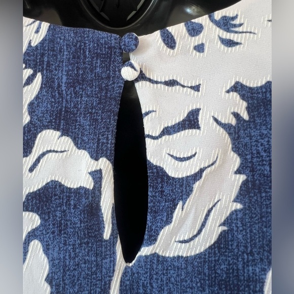 Unbranded Peekaboo Shoulder Blue/Wht Floral Dress Shirt Women's Sz XXL - Picture 7 of 8